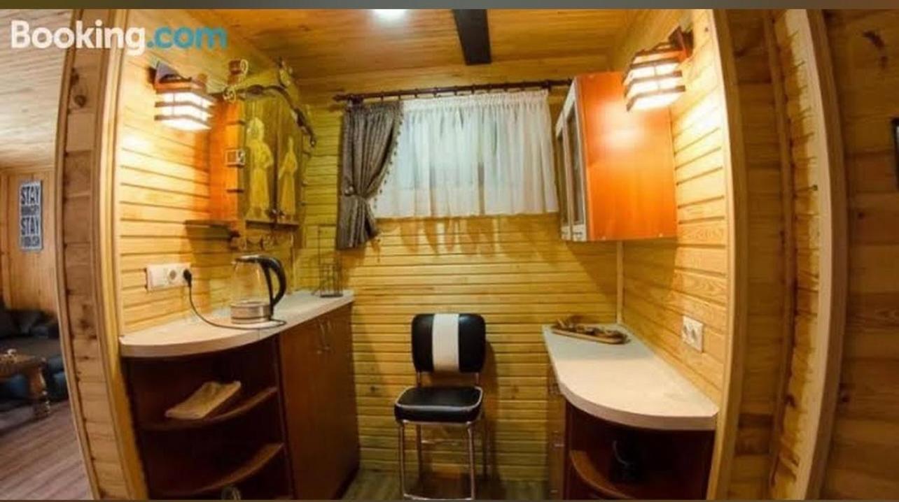 Hotel California à Khorodelets Extérieur photo